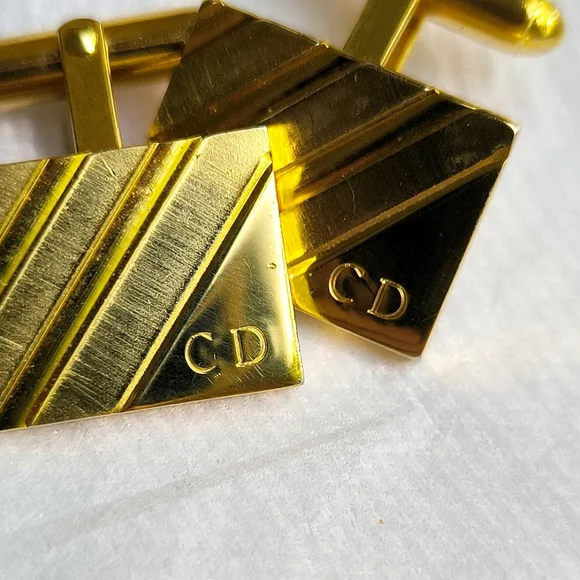 Dior vintage gold tone cufflinks and tie bar matching set - Picture 5 of 16